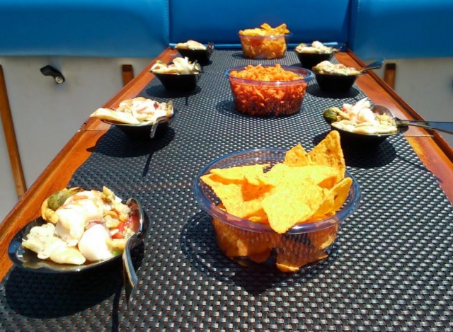 Apreritivos en la mesa.jpg